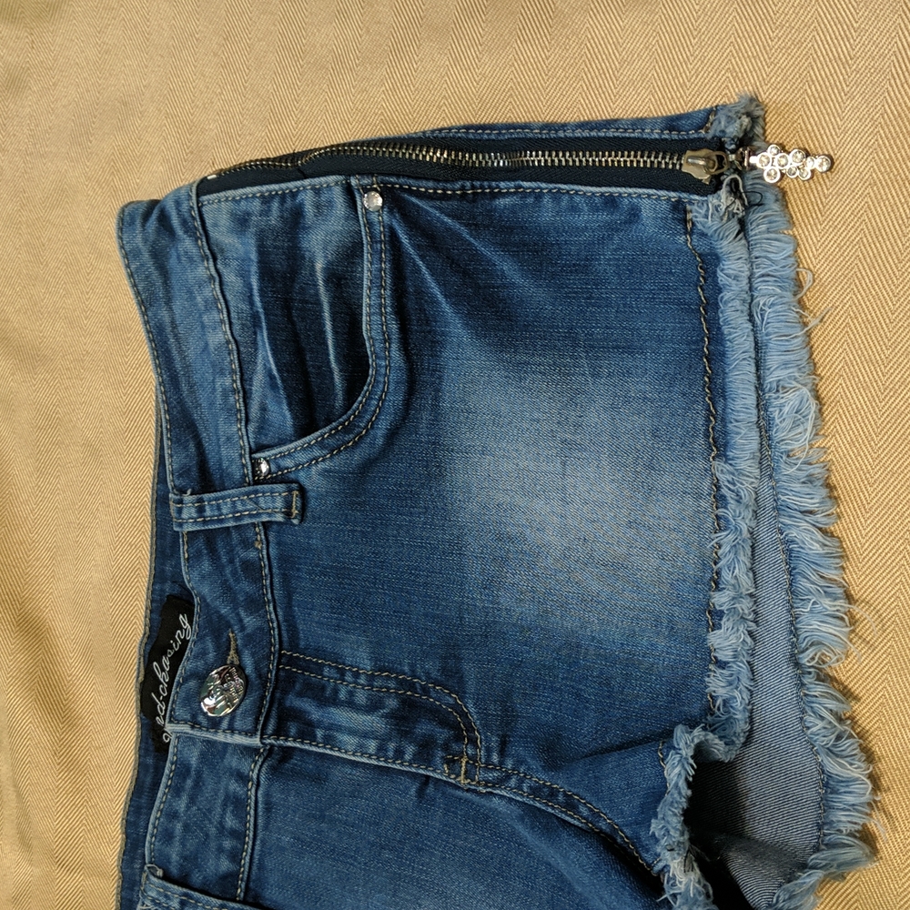 💎Super cute zipper detailed jean shorts💎
